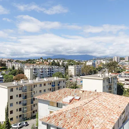 Upstays Terrace Parking 39m * קאן